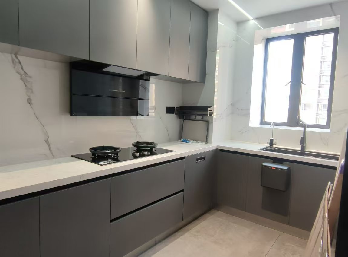 What Are the Differences in Materials Used for Stainless Steel Cabinets?